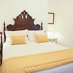 Sra Da Oliveira Solar Heritage Homestay Leiria