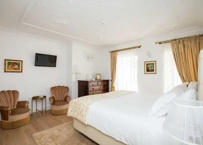 Sra Da Oliveira Solar Heritage Homestay Leiria